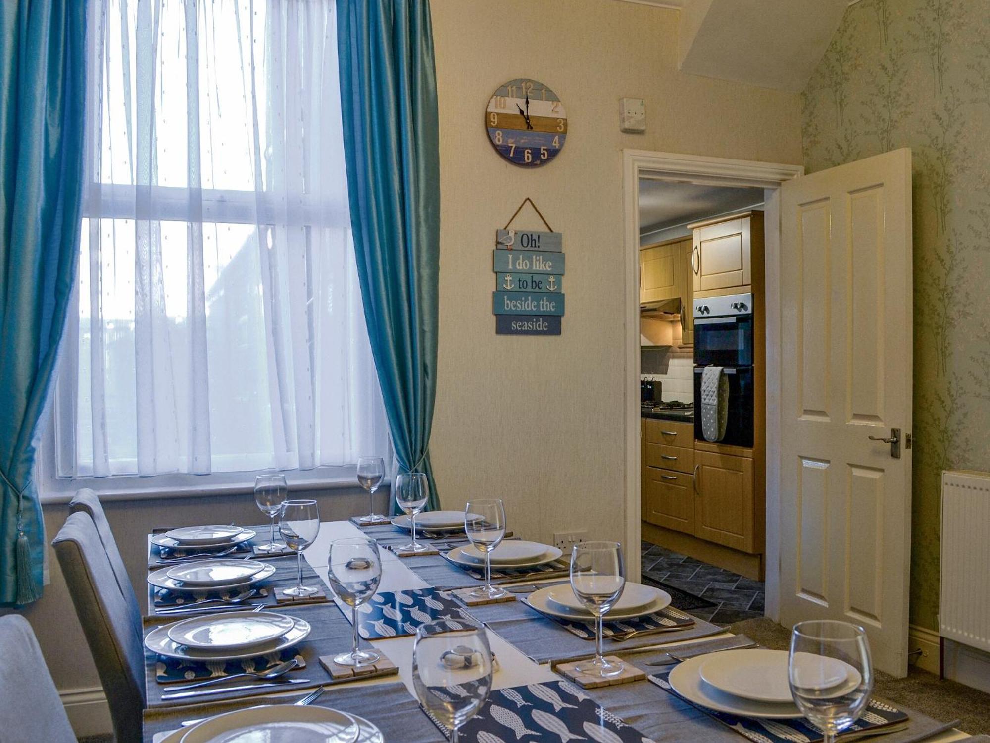 Zacks Seaside Stay Бринлингтон Экстерьер фото